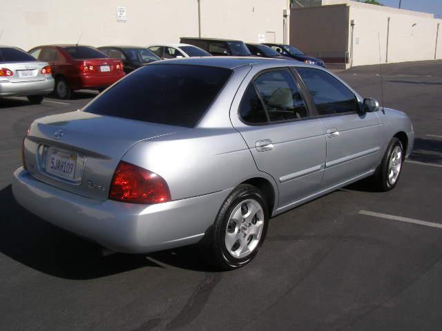 Nissan Sentra 2004 photo 1