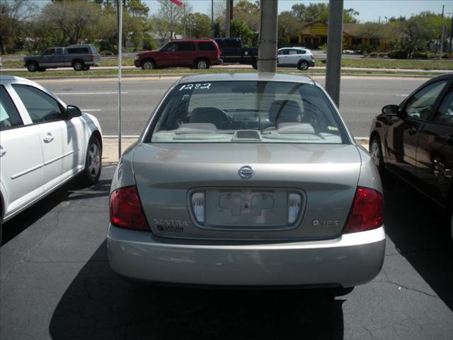 Nissan Sentra 2004 photo 1