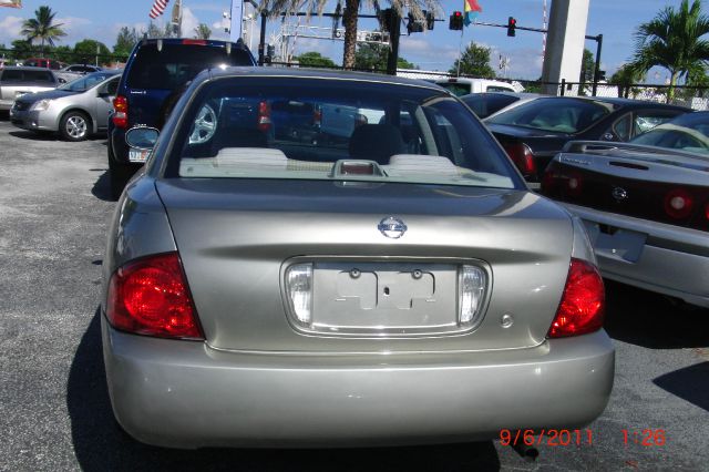 Nissan Sentra 2004 photo 2