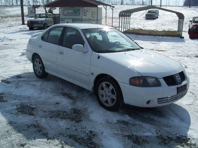 Nissan Sentra 2004 photo 1