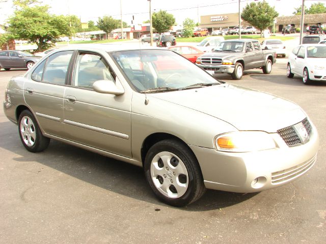 Nissan Sentra 2004 photo 1