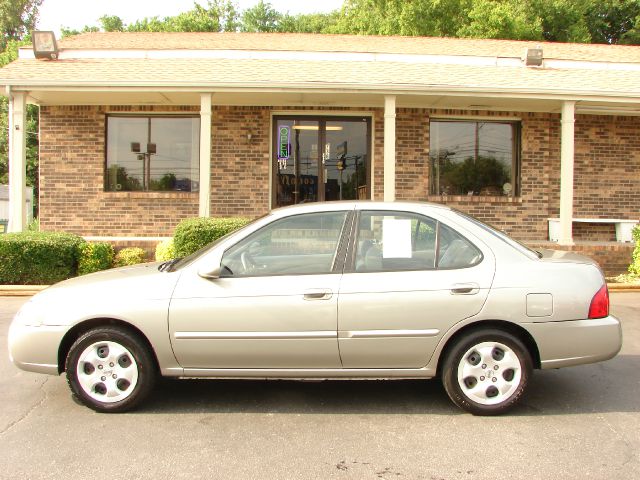 Nissan Sentra 2004 photo 2