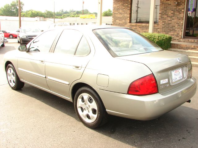 Nissan Sentra 2004 photo 3