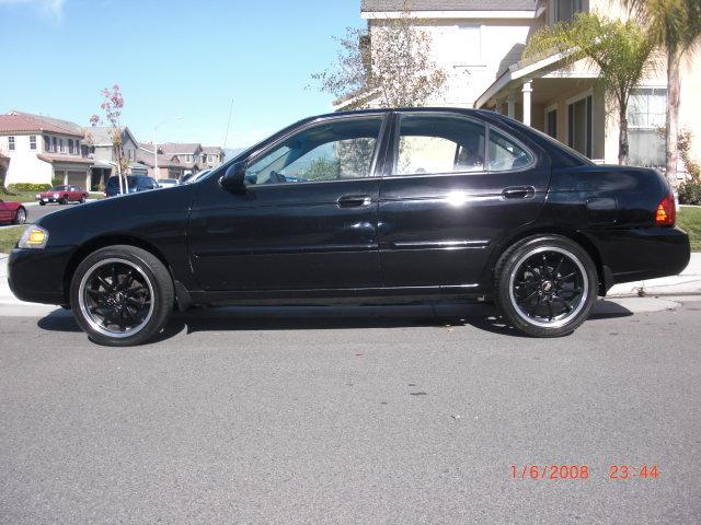 Nissan Sentra E43 Sedan