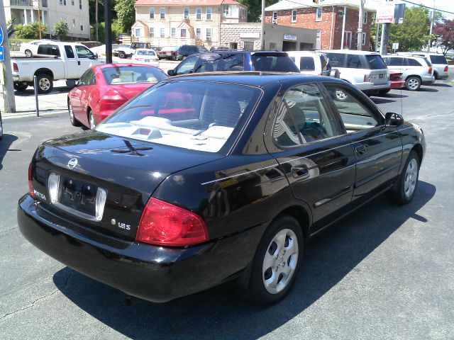 Nissan Sentra 2004 photo 1