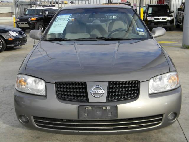 Nissan Sentra 2004 photo 1