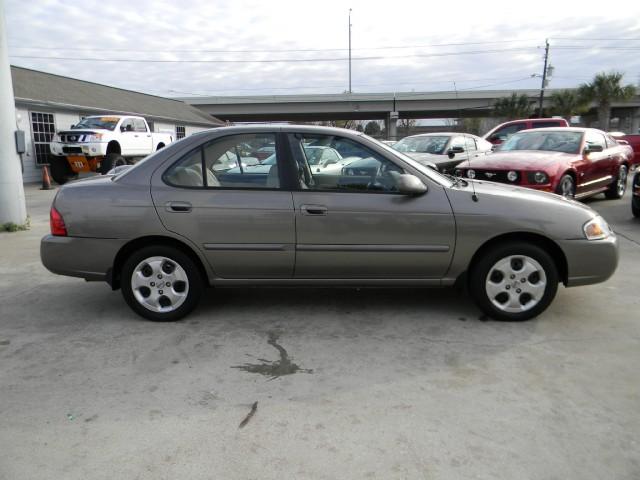 Nissan Sentra 2004 photo 3