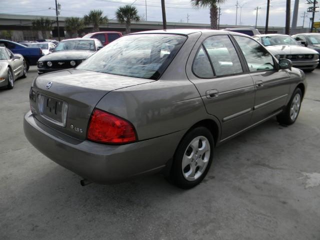 Nissan Sentra 2004 photo 4