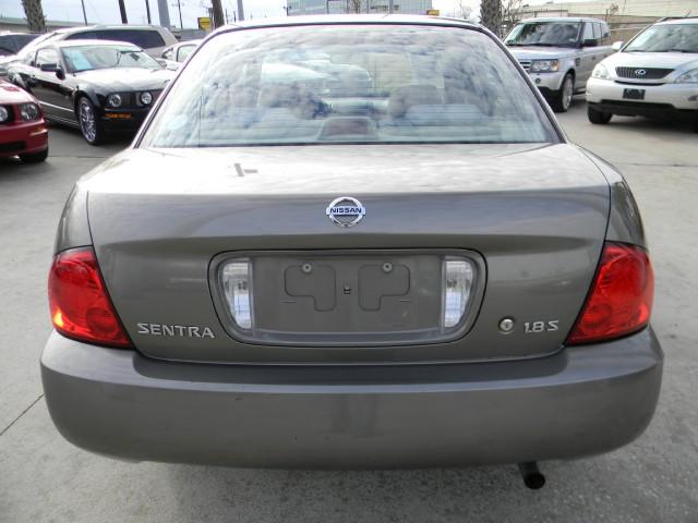 Nissan Sentra 2004 photo 5