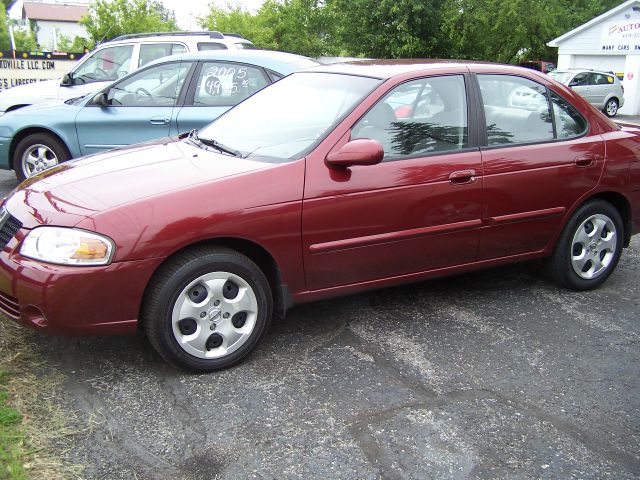 Nissan Sentra E43 Sedan