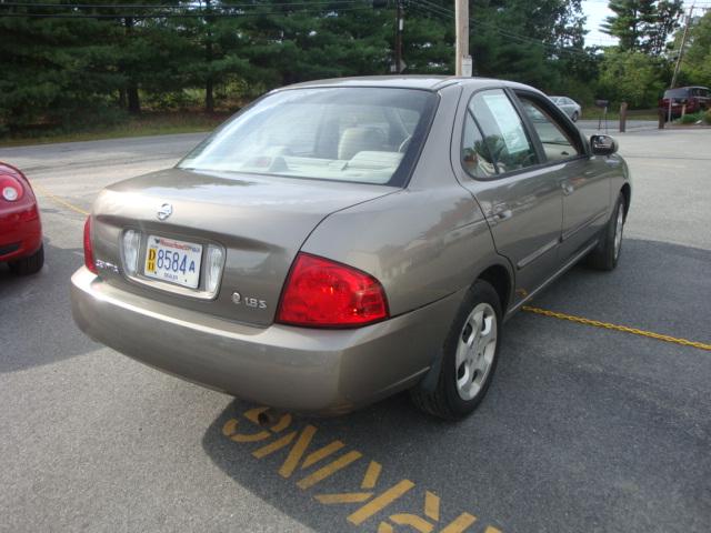 Nissan Sentra 2004 photo 2