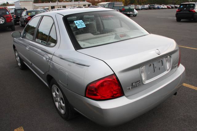 Nissan Sentra 2004 photo 1