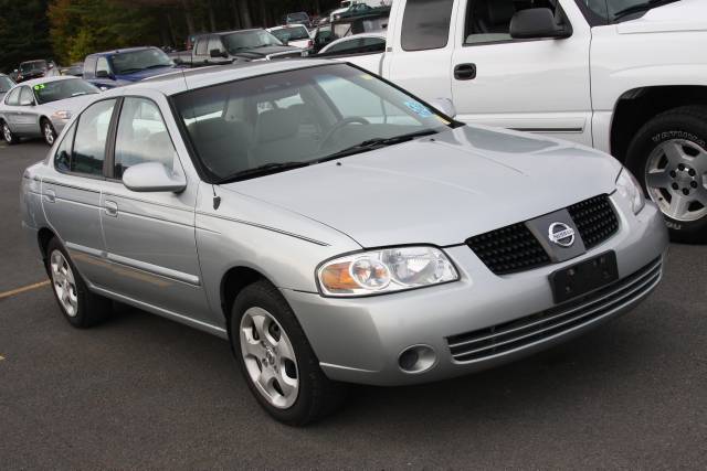 Nissan Sentra 2004 photo 2