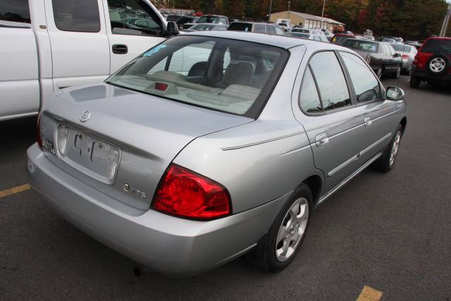 Nissan Sentra 2004 photo 3