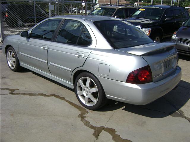 Nissan Sentra 2004 photo 2