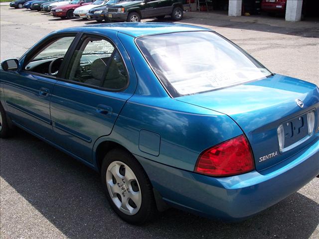 Nissan Sentra 2004 photo 2