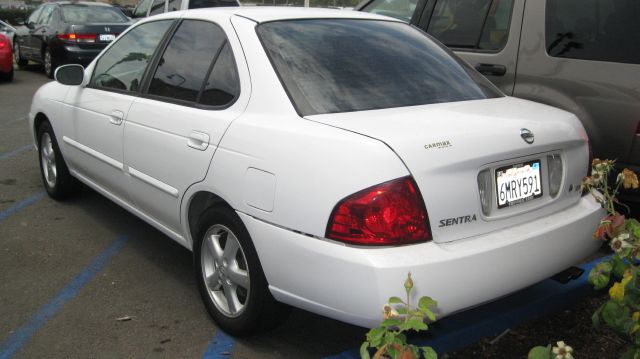 Nissan Sentra 2004 photo 2