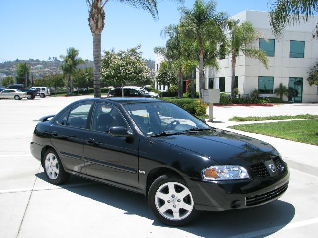 Nissan Sentra E43 Sedan