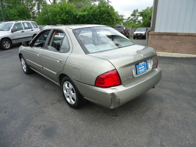 Nissan Sentra 2005 photo 1