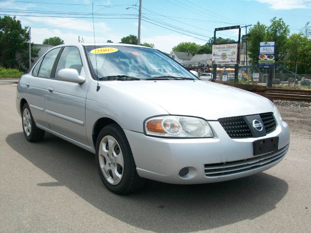 Nissan Sentra 2005 photo 1