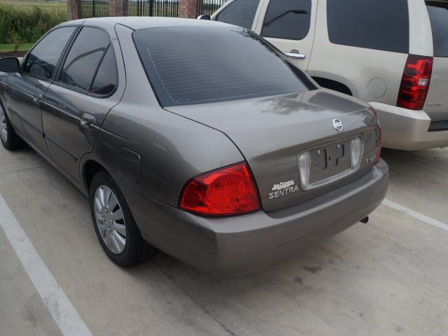 Nissan Sentra 2005 photo 1