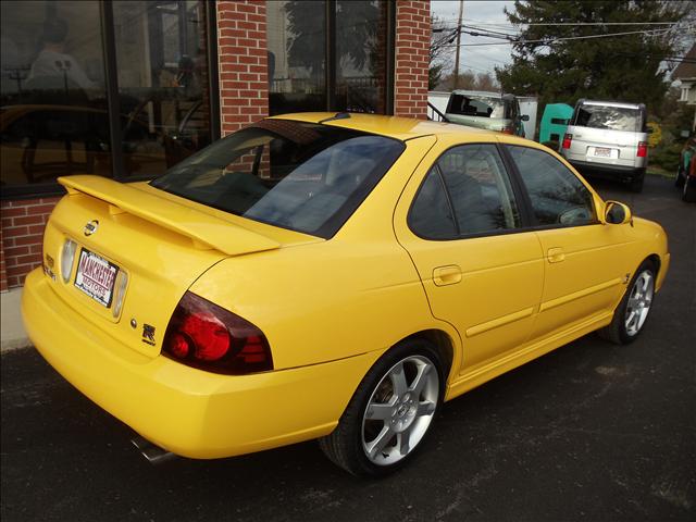 Nissan Sentra Eddie Bauer - Immaculate Sedan