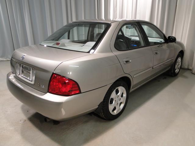 Nissan Sentra 2005 photo 1