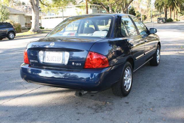 Nissan Sentra E43 Sedan