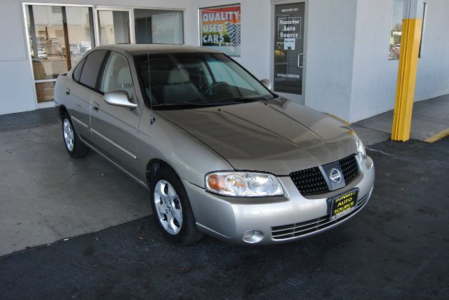 Nissan Sentra E43 Sedan