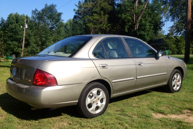 Nissan Sentra 2005 photo 2