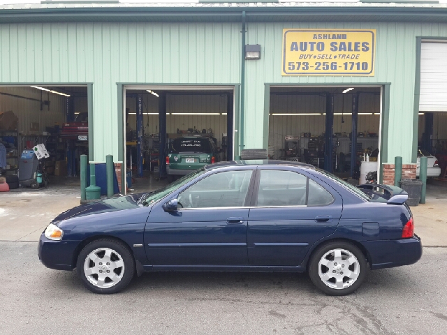 Nissan Sentra E43 Sedan