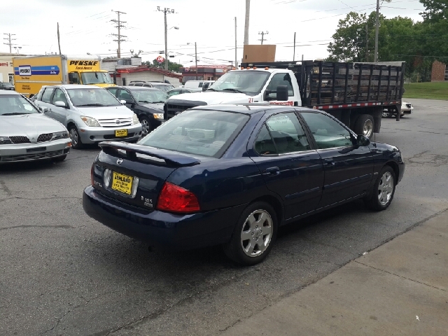 Nissan Sentra 2005 photo 2