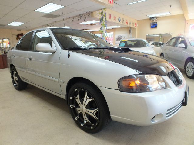 Nissan Sentra E43 Sedan