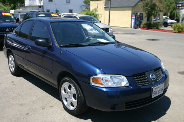 Nissan Sentra E43 Sedan