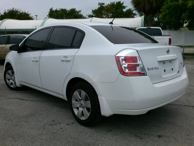 Nissan Sentra 4matic 4dr 3.5L AWD SUV Sedan