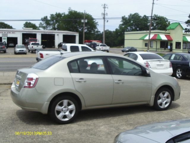 Nissan Sentra 4matic 4dr 3.5L AWD SUV Sedan