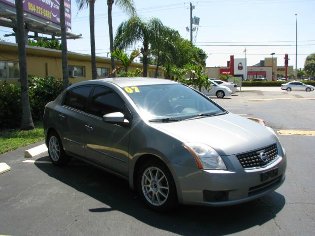 Nissan Sentra SLT Heavy DUTY Sedan