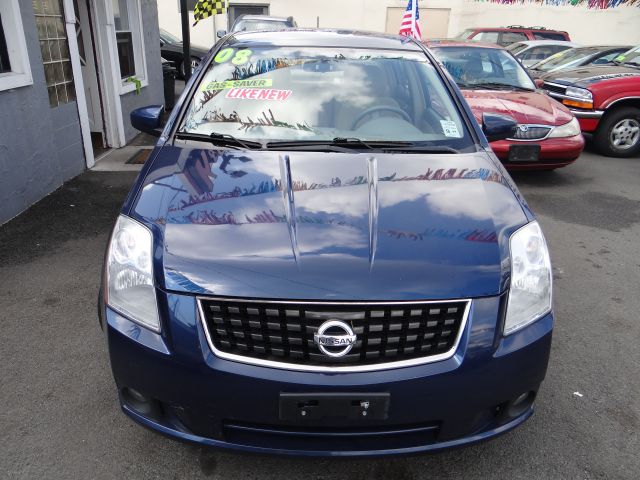 Nissan Sentra SLT Heavy DUTY Sedan