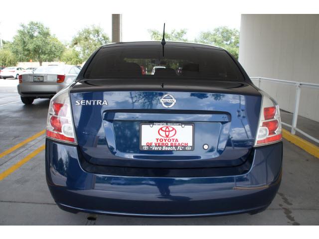 Nissan Sentra 2009 photo 3