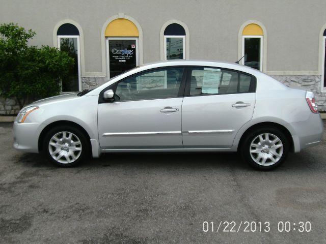 Nissan Sentra 4matic 4dr 3.5L AWD SUV Sedan