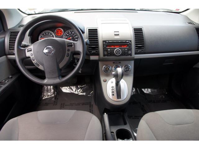 Nissan Sentra 2010 photo 12