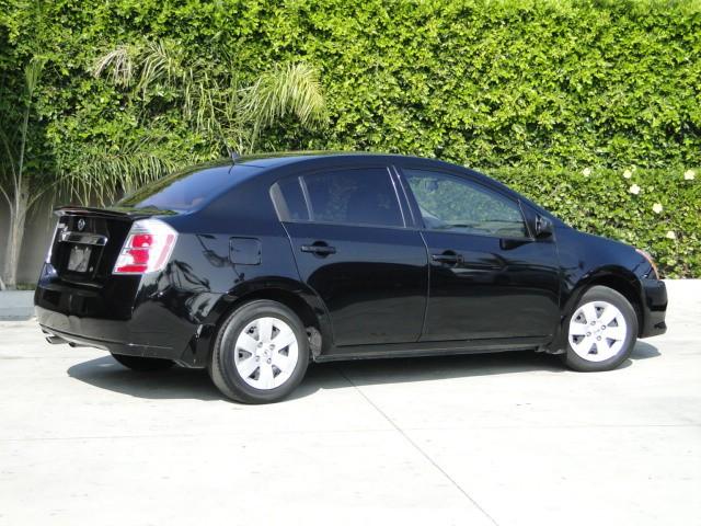 Nissan Sentra 2010 photo 1