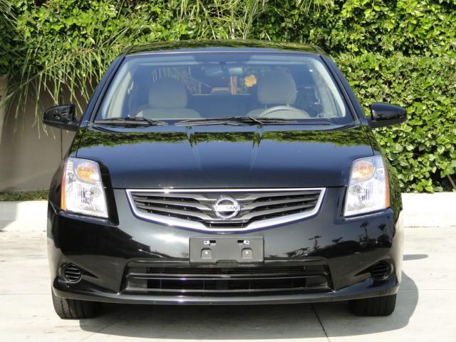 Nissan Sentra 2010 photo 2