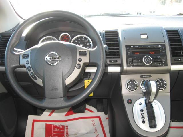 Nissan Sentra 2010 photo 3