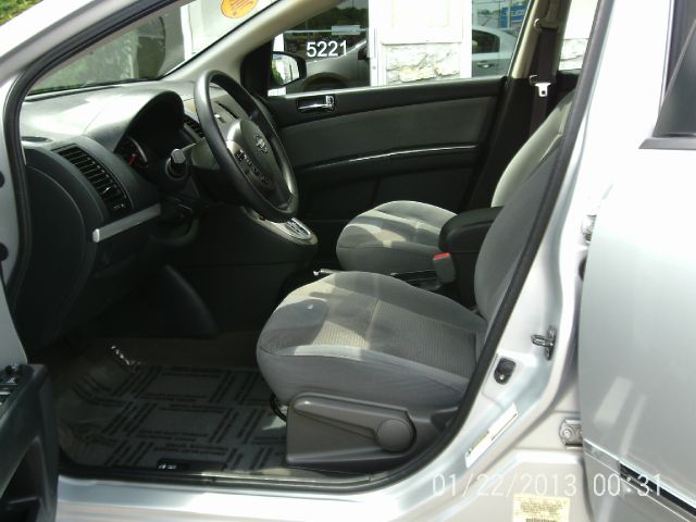 Nissan Sentra 2010 photo 1