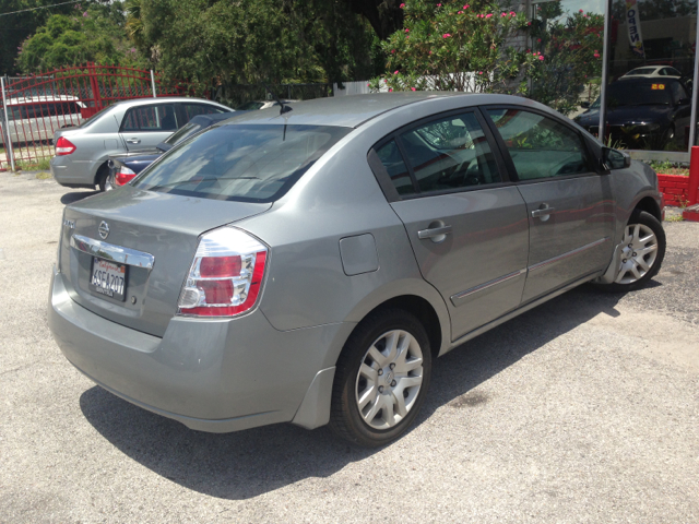 Nissan Sentra SLT Heavy DUTY Sedan