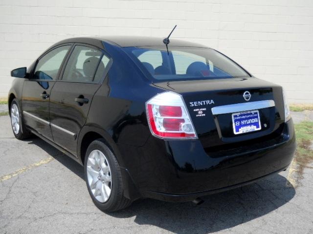 Nissan Sentra 2010 photo 4