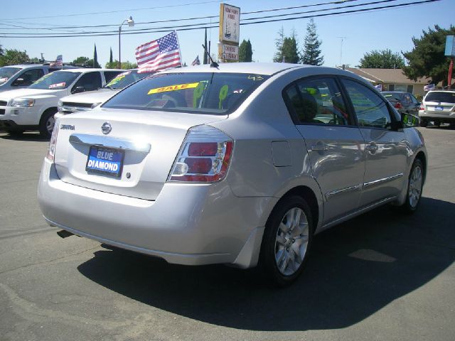 Nissan Sentra 2010 photo 4