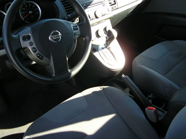 Nissan Sentra 2010 photo 1