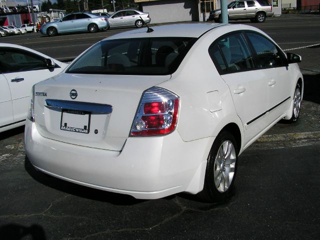 Nissan Sentra 2010 photo 3